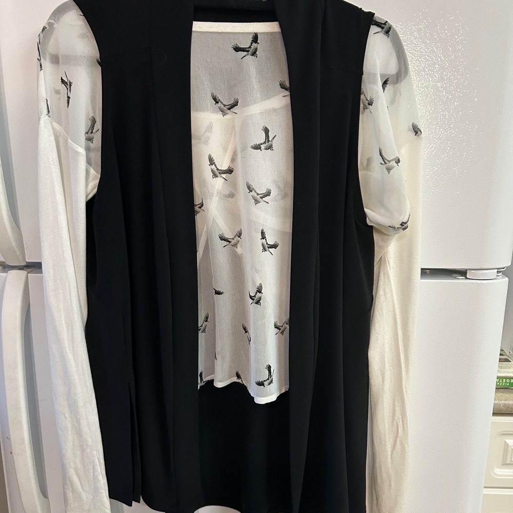 SYMPLI Sleeveless Black Open Front Cardigan size 8
5 Star Seller